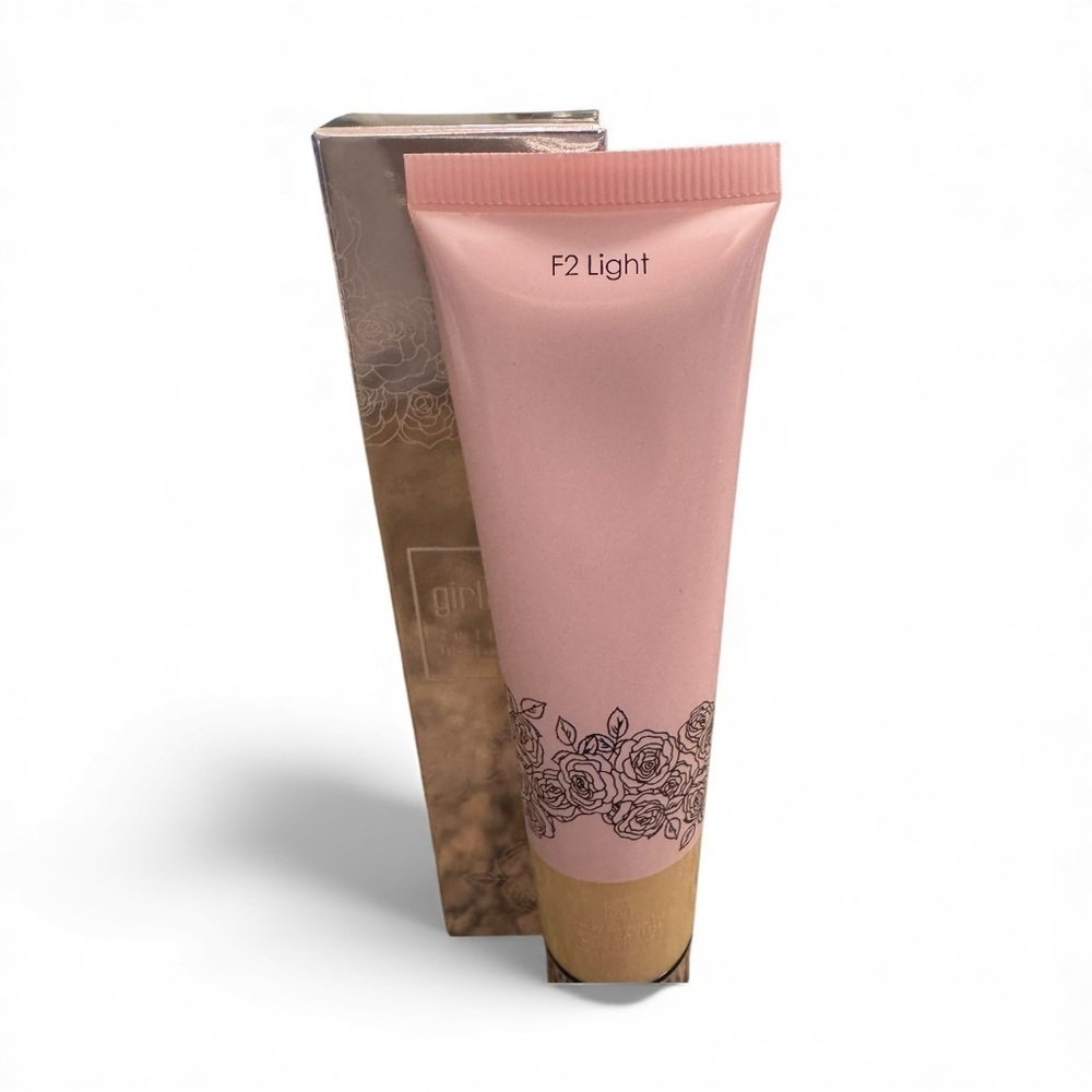 2-in-1 Luminous Tint Foundation in F2 Light by Girlactik - Picture 4 of 4
